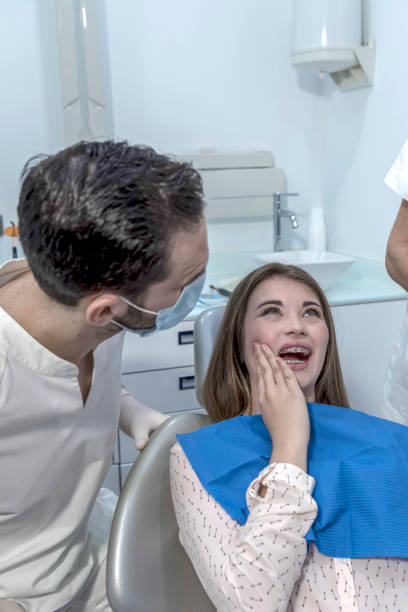 Best Broken or Cracked Tooth Emergency Dentist in Newhall, IA